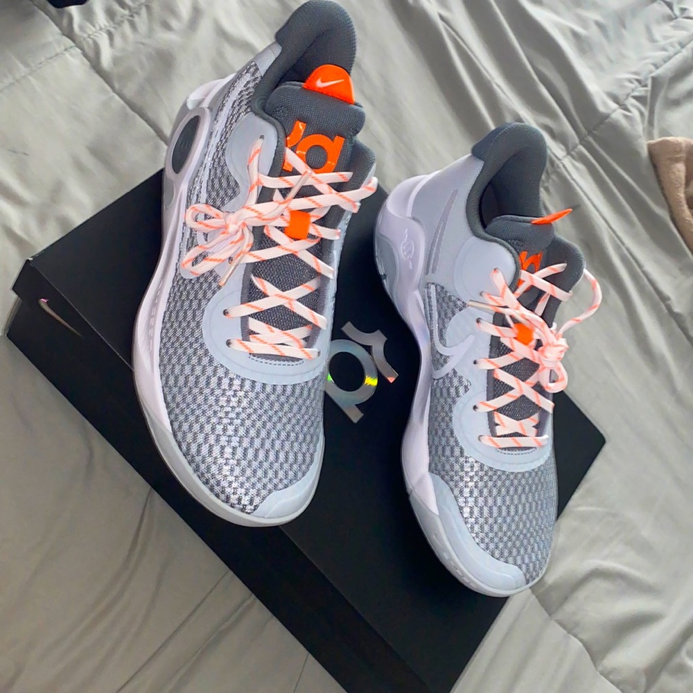 Brand new never worn KD Trey 5 IX